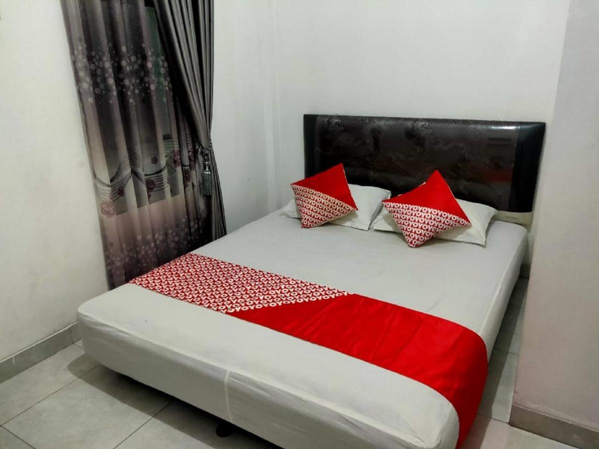 Hotel Vaccinated Staff - Oyo 3919 Karmila Syariah Balikpapan (Borneo)