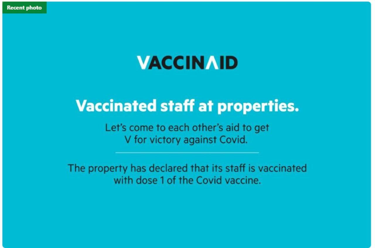 Vaccinated Staff - Oyo 3919 Karmila Syariah 2*